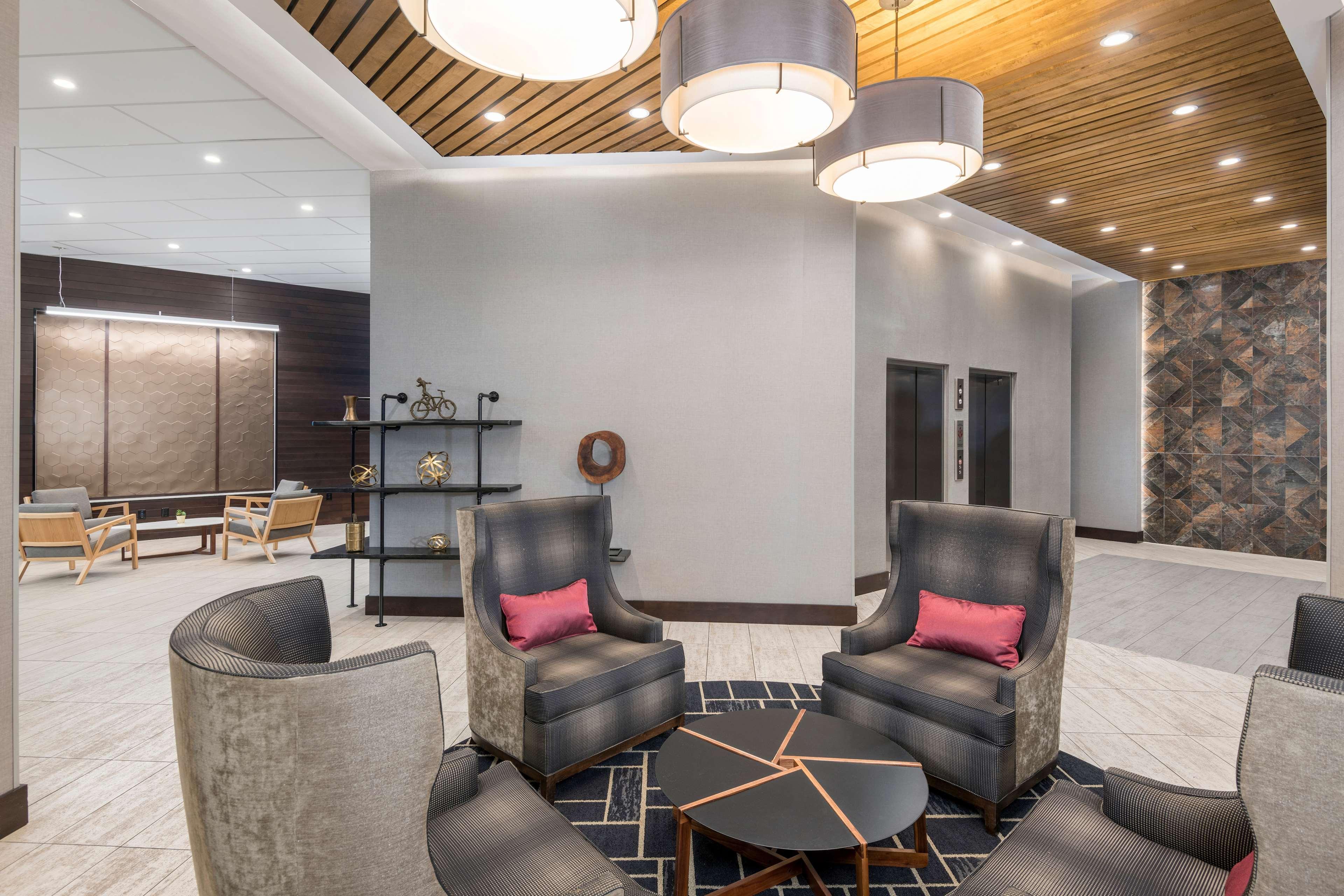 Hyatt Place Greenville Downtown Exterior photo