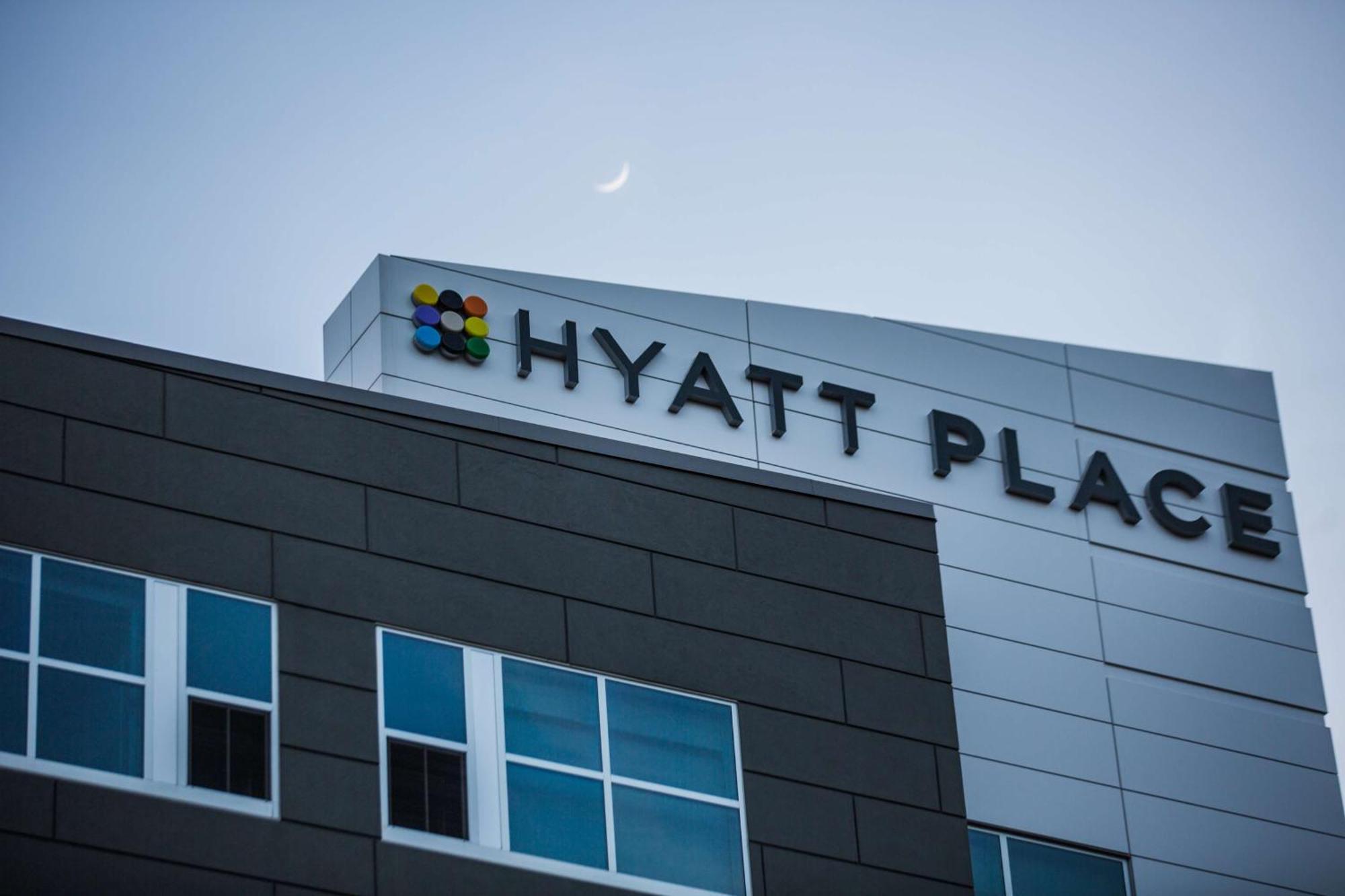 Hyatt Place Greenville Downtown Exterior photo