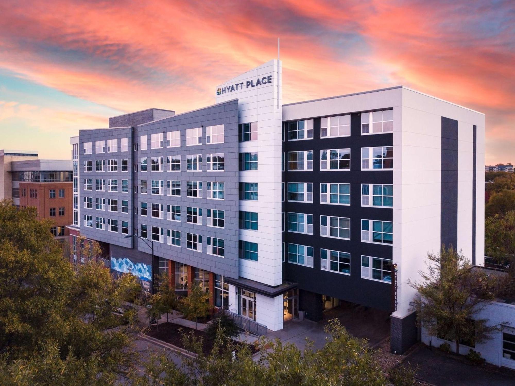 Hyatt Place Greenville Downtown Exterior photo